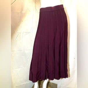 H&M burgundy pleated midi skirt